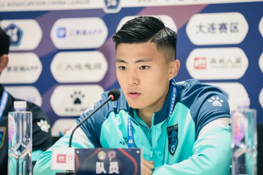 新教练换来新气象，呼风唤雨的简单介绍