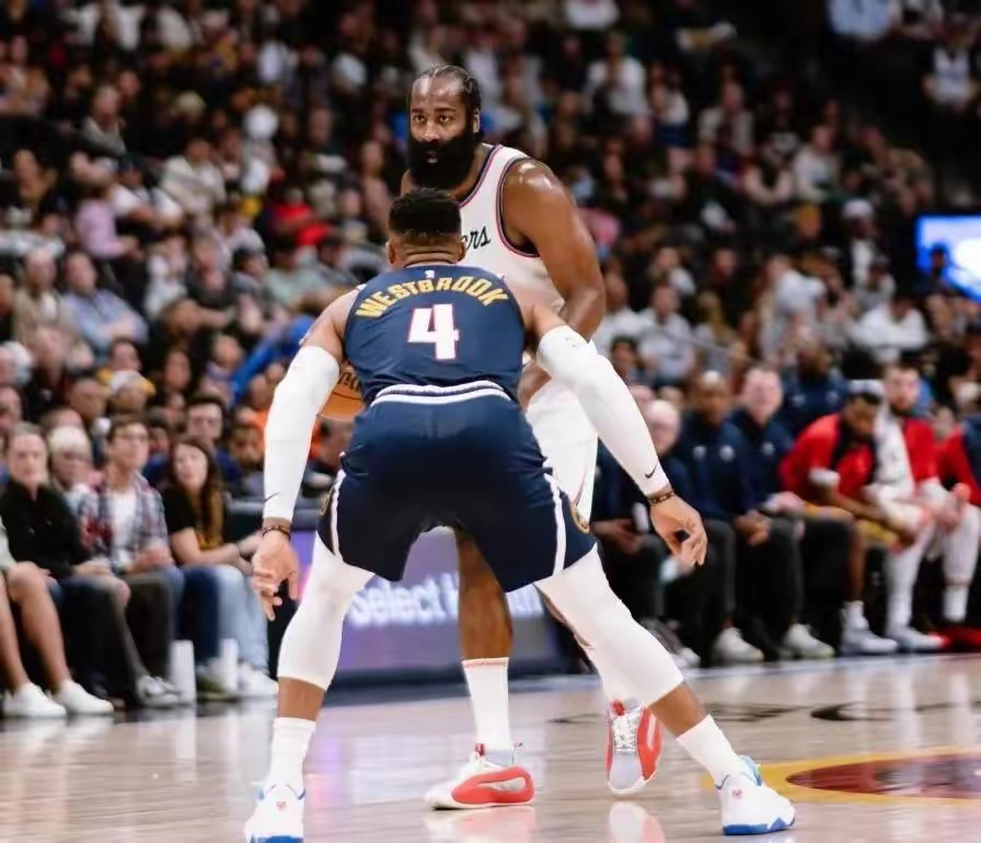 雄鹿惨败快船，遭遇两连败