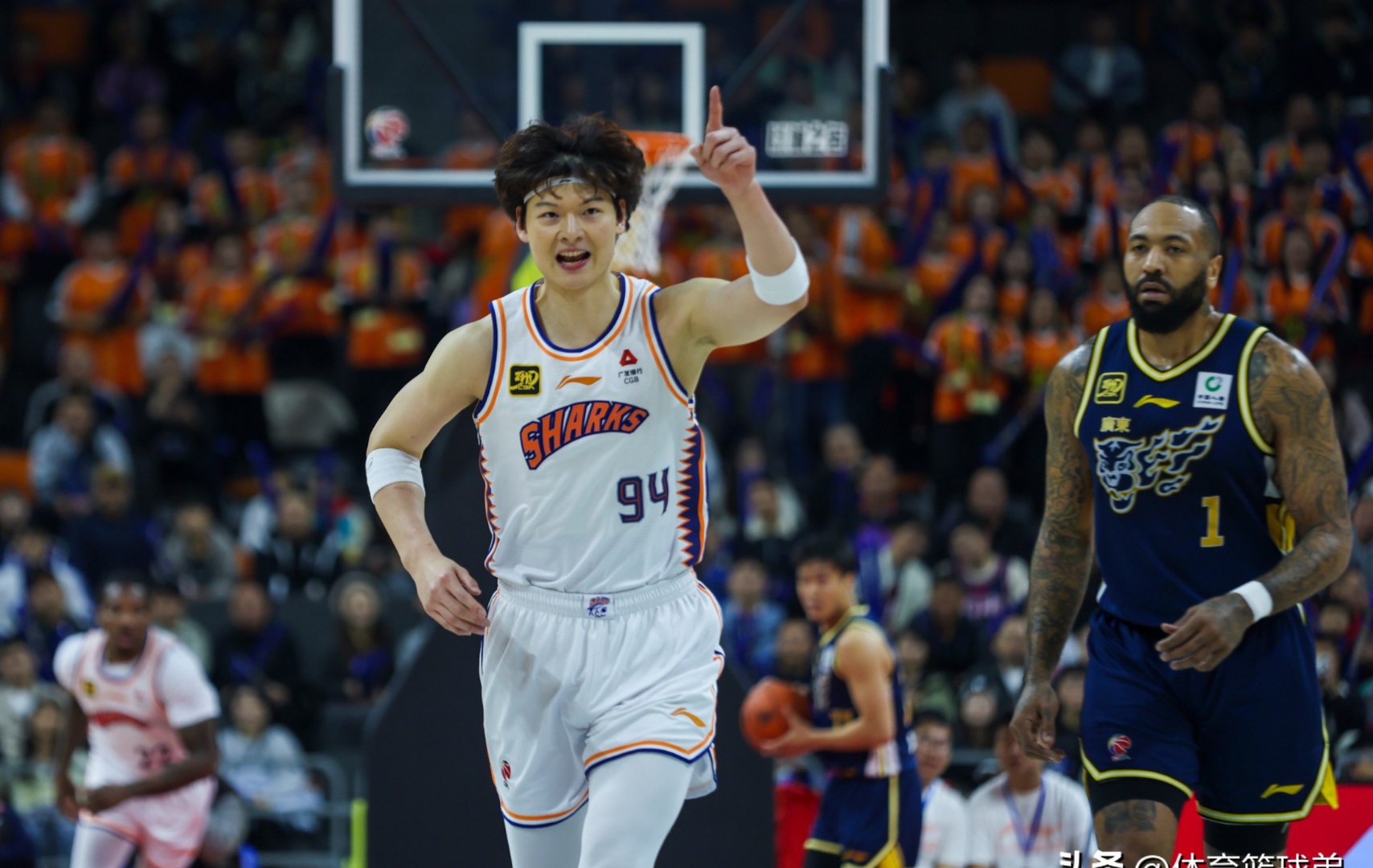 乐鱼-掘金险胜江苏队，王哲林高光表现