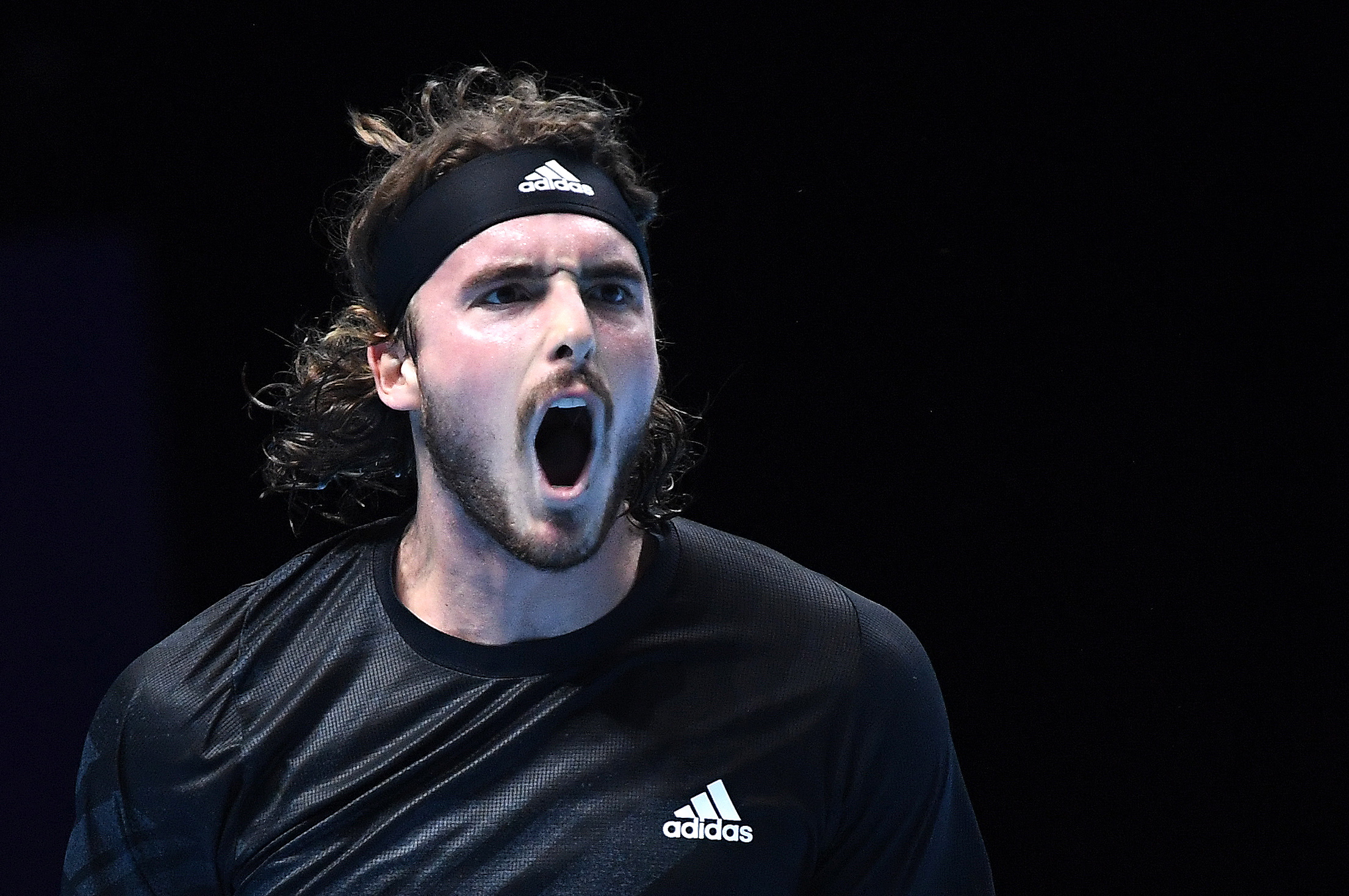 包含戴维斯杯险胜ATP总决赛，西西帕斯关键制胜的词条