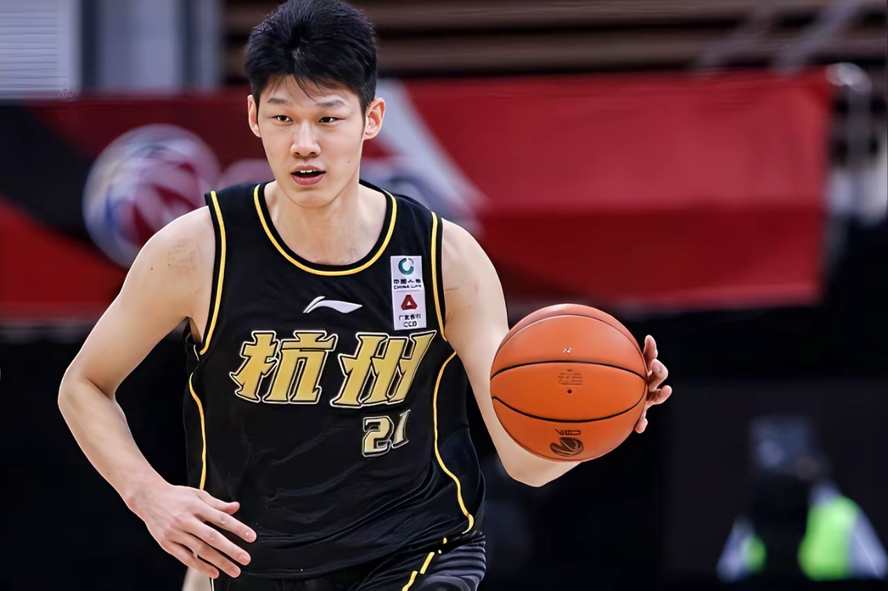 乐鱼体育官网-关于76人完胜上海队，胡金秋刷新纪录的信息